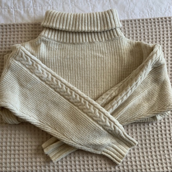 Something Navy Cream Turtleneck - Picture 7 of 7